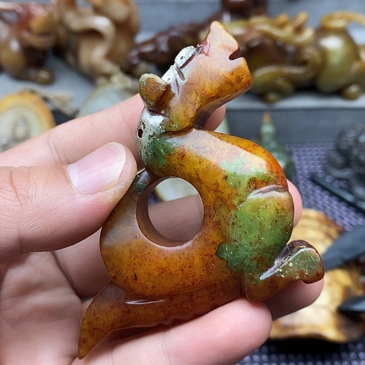 未镶嵌蛇纹石玉颈饰