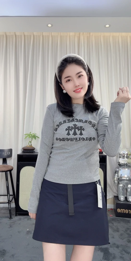 【华姐】新款字母印花磨毛德绒长袖百搭显瘦圆领打底衫简约