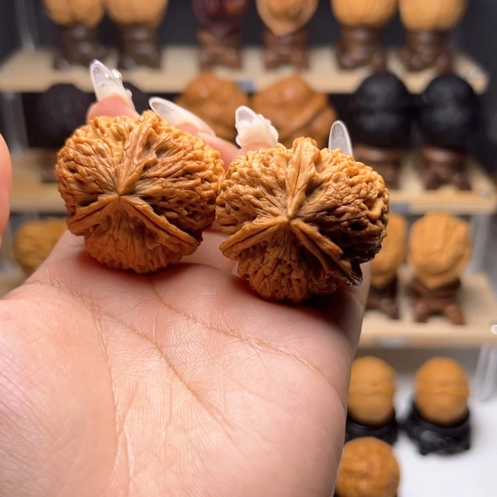 桃核吊坠28……水龙纹三棱Y35