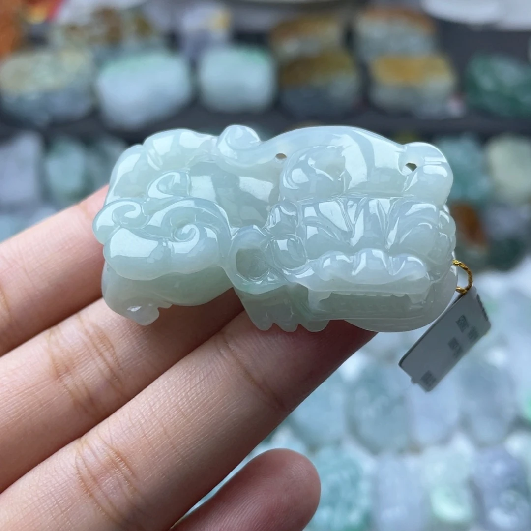颈饰未镶嵌翡翠貔貅