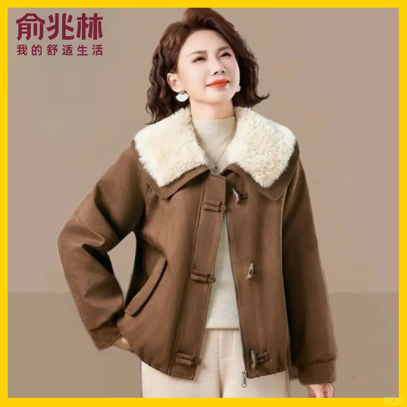 俞兆林新款妈妈冬季加大毛翻领加绒加厚韩版百搭外套洋气时尚外套