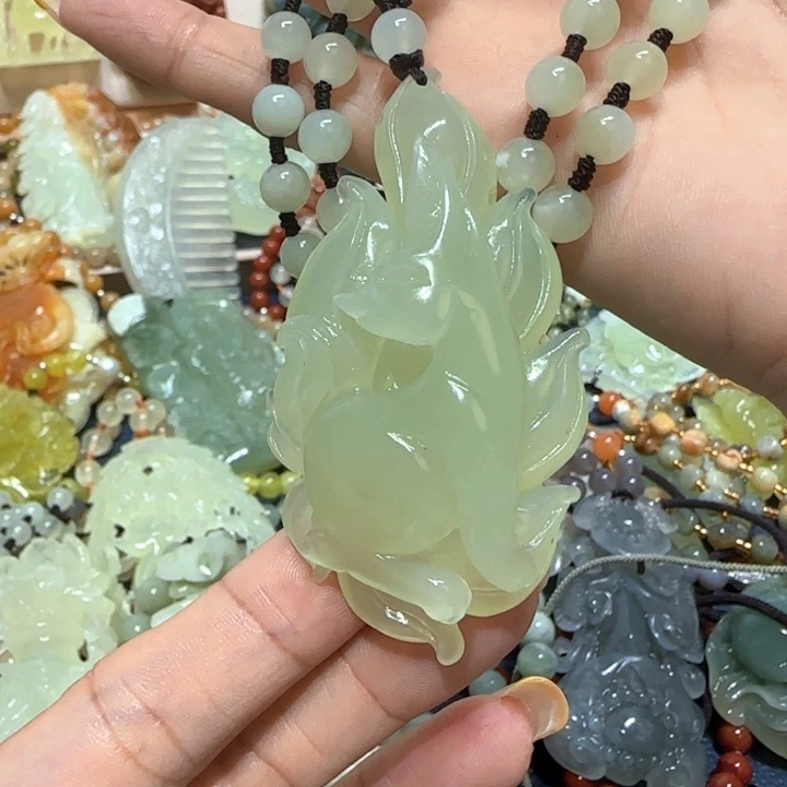 合金蛇纹石玉吊坠