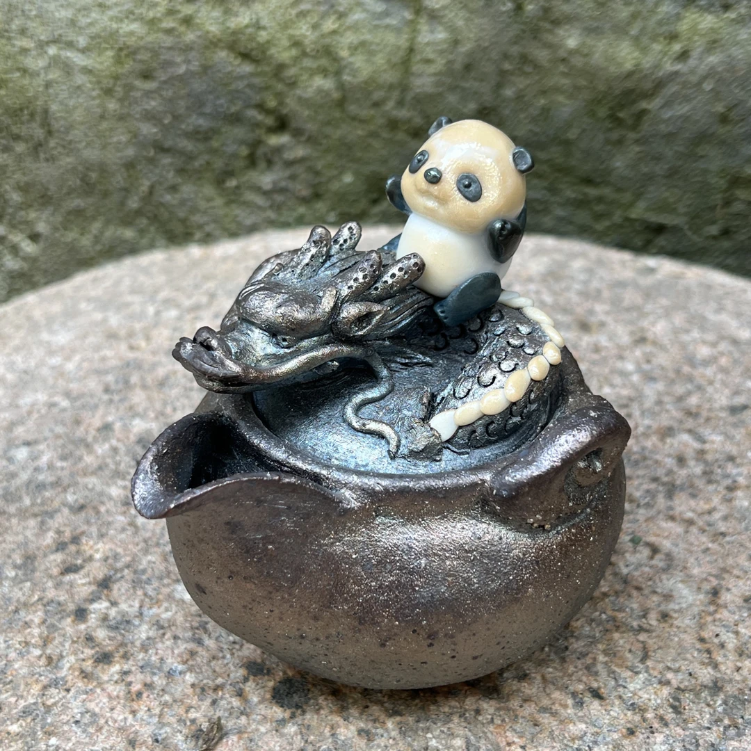 陈华莉孤品手作，柴烧熊猫龙骑士宝瓶，200毫升