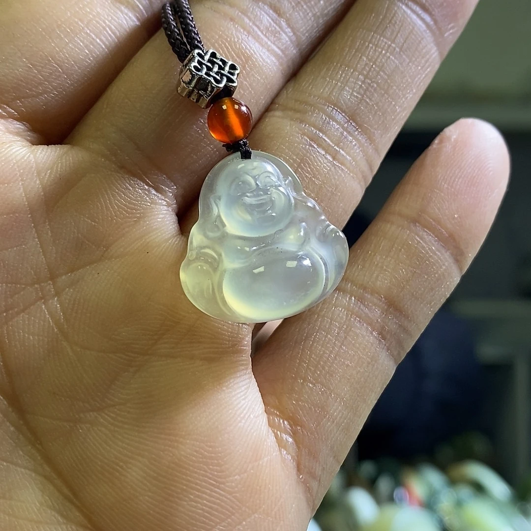 岫玉未镶嵌颈饰一个