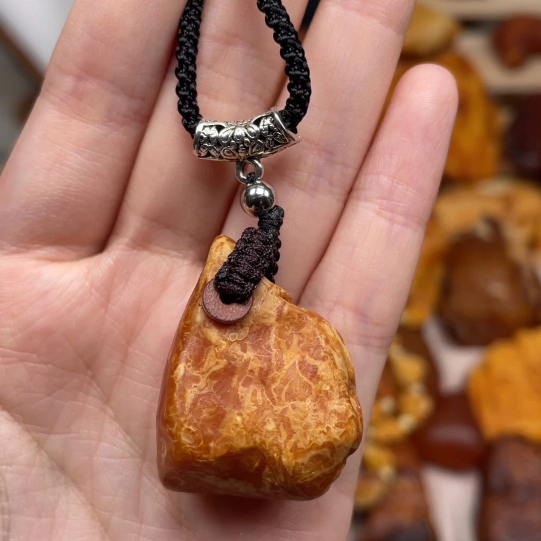 未镶嵌琥珀珠宝奇石