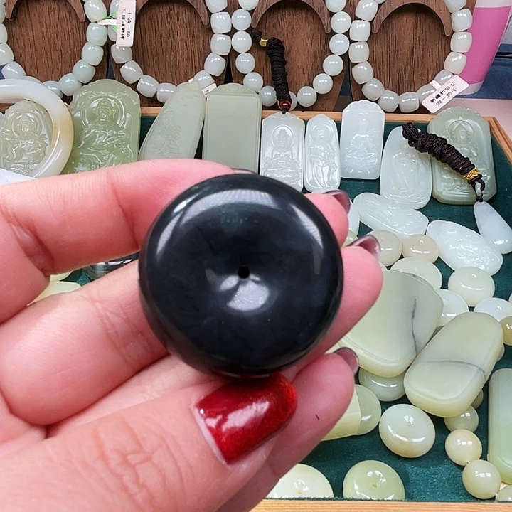 和田玉（糖玉）未镶嵌颈饰