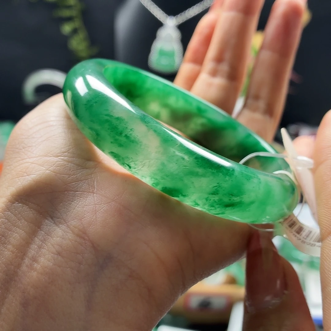 石英质玉未镶嵌手镯