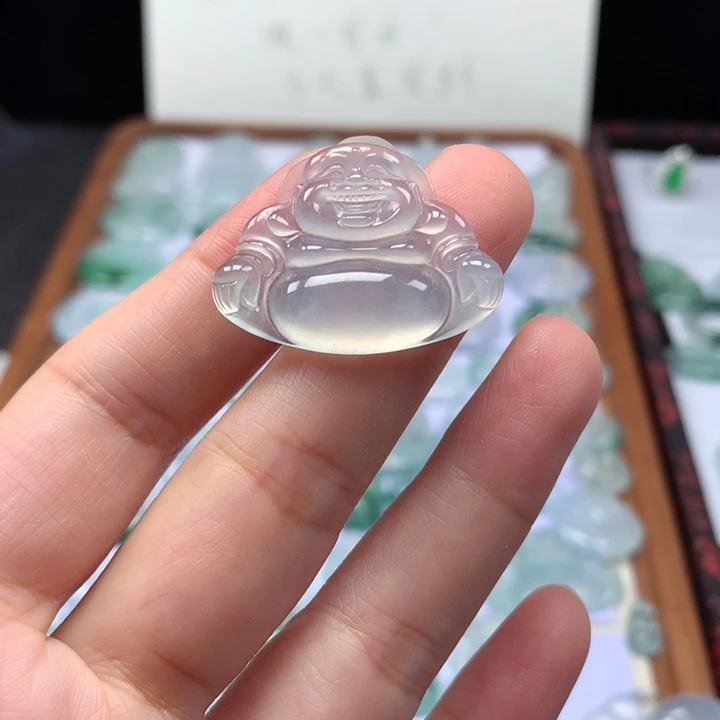颈饰未镶嵌翡翠冰种佛公