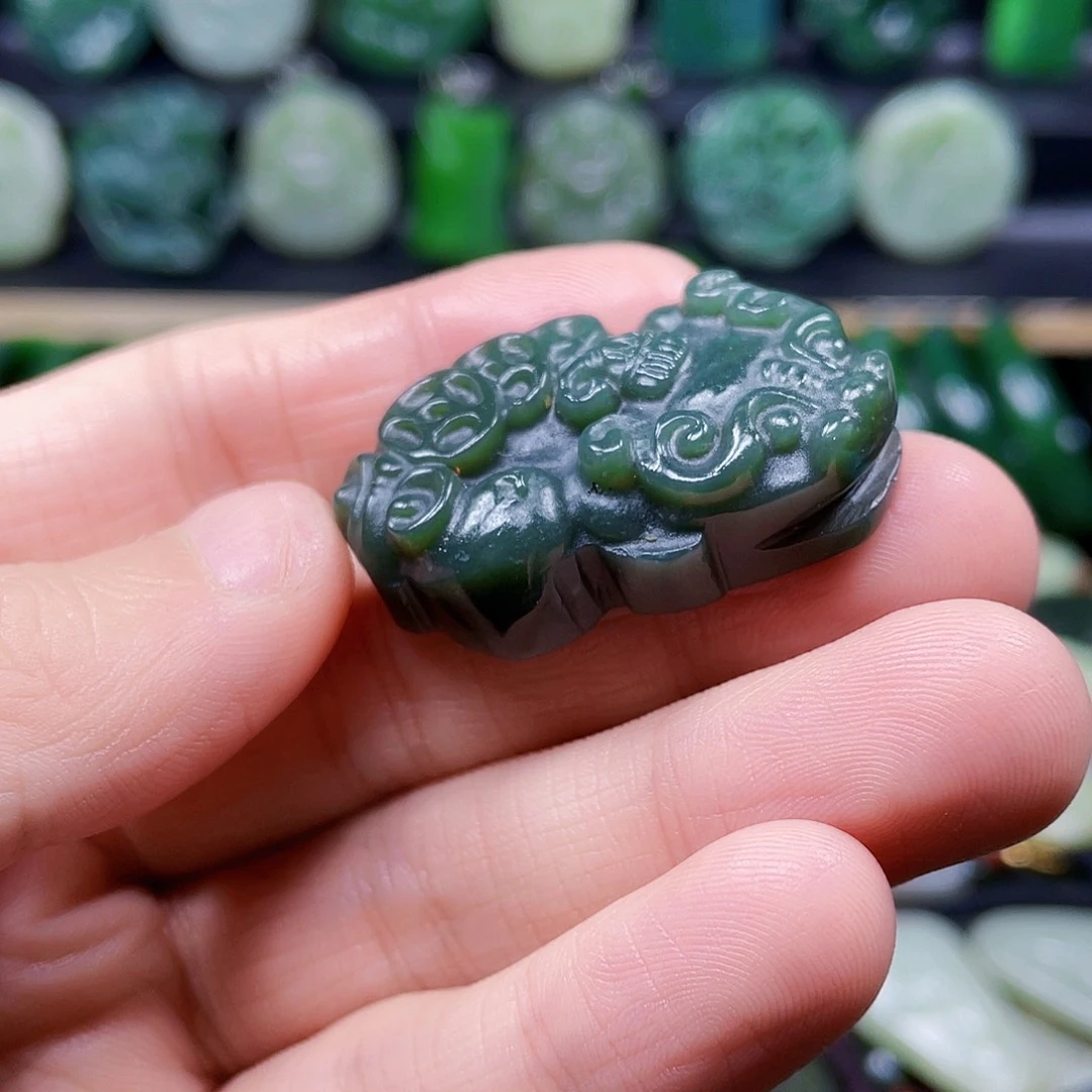 和田玉未镶嵌珠宝奇石