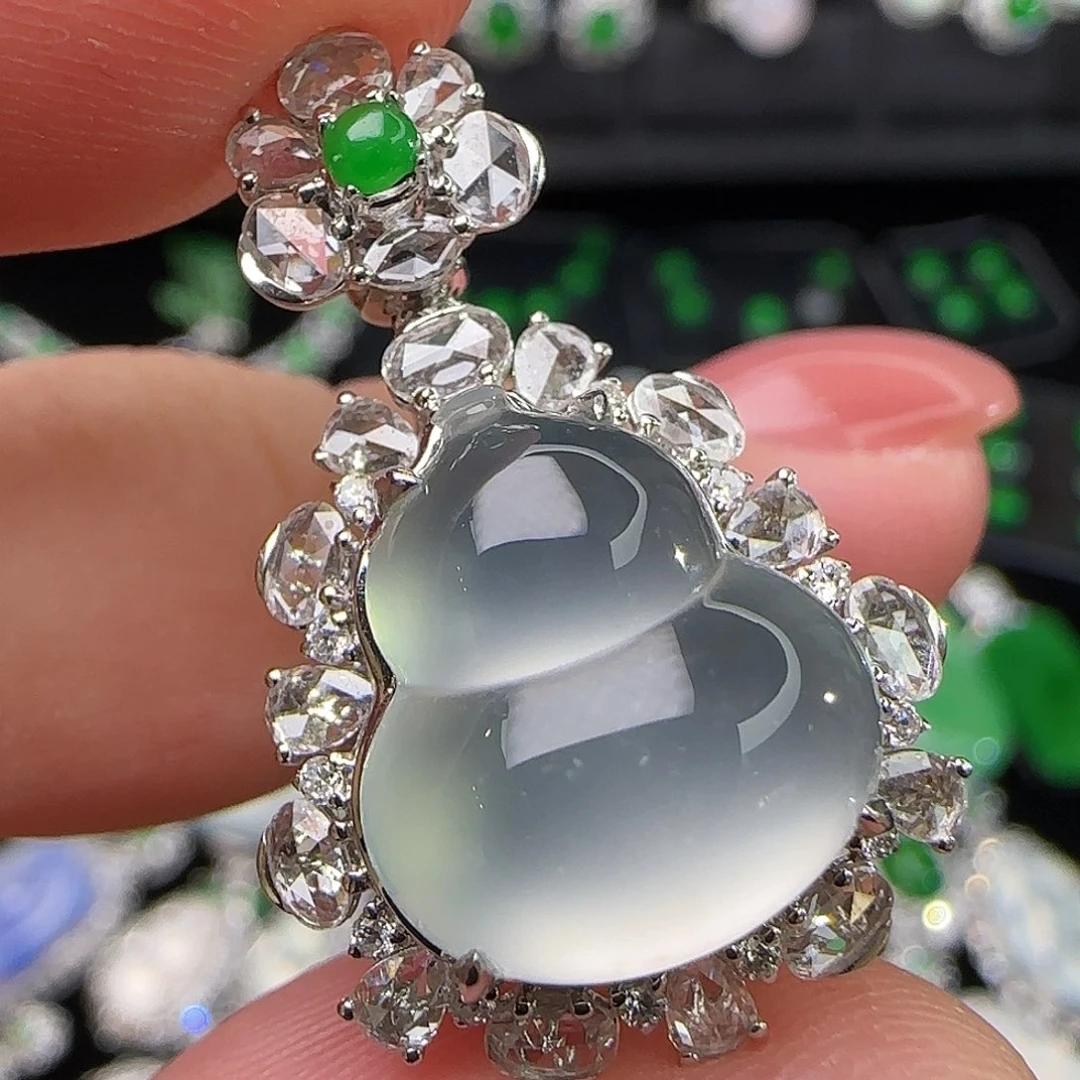 翡翠18K金镶嵌颈饰天然翡翠