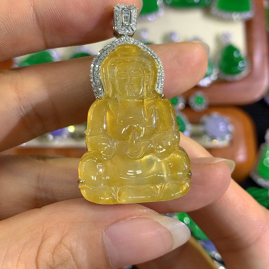 翡翠18K金镶嵌颈饰观音