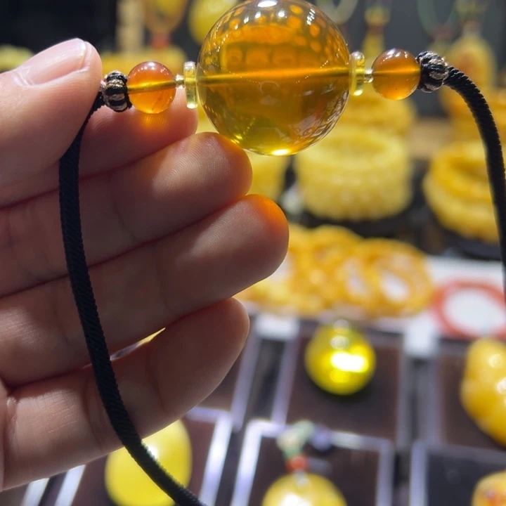 琥珀未镶嵌颈饰琥珀吊坠26.8mm