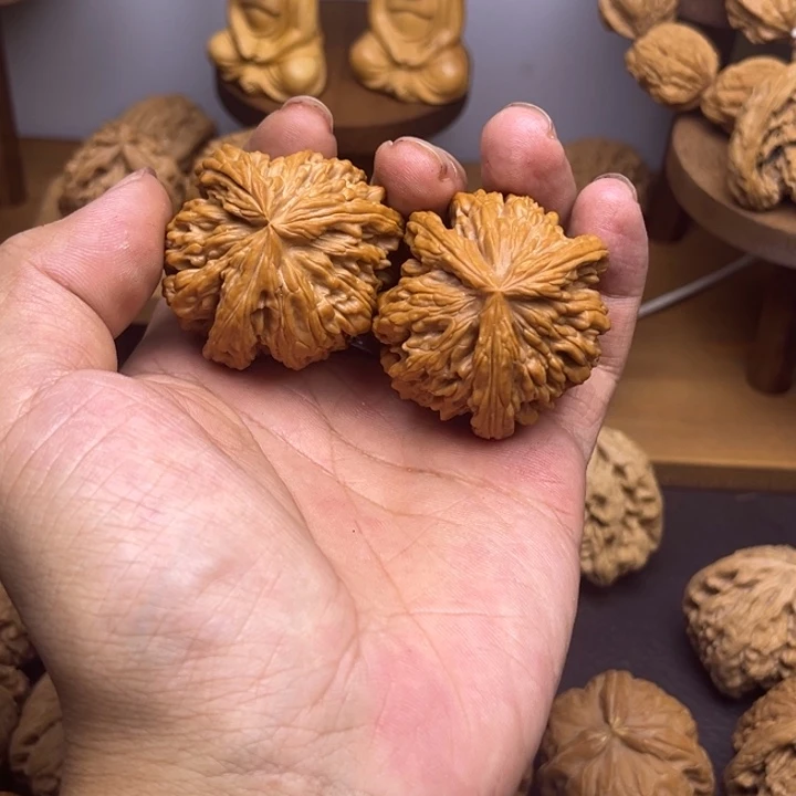 放***铁桃核吊坠四座楼三棱有修