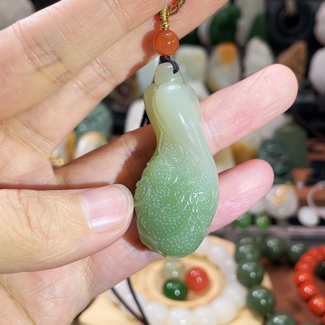 幸***朵和田玉未镶嵌颈饰