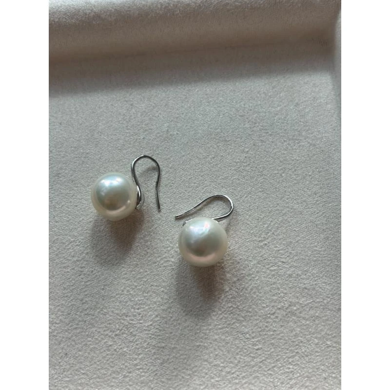 617.天然珍珠正圆耳钩
