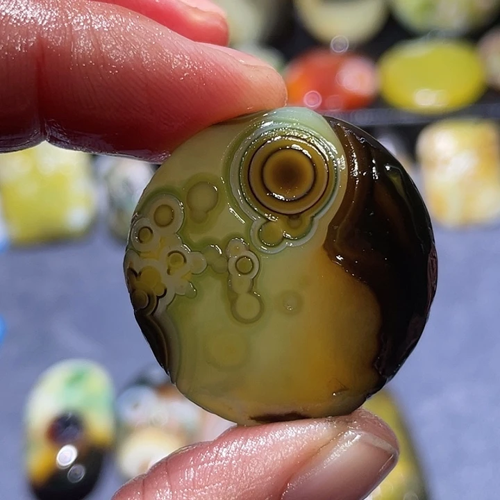 玛瑙/玉髓未镶嵌珠宝奇石