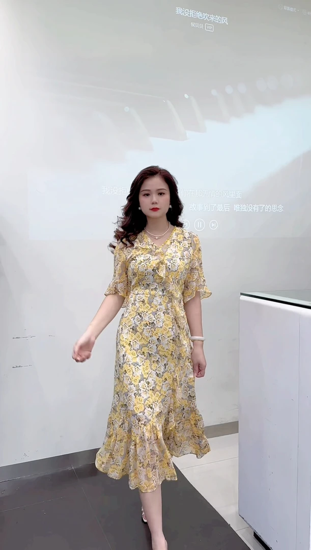 * 丽影 *夏装新款* 印花荷叶边袖V领连衣裙 * 时尚欧版轻奢连裙