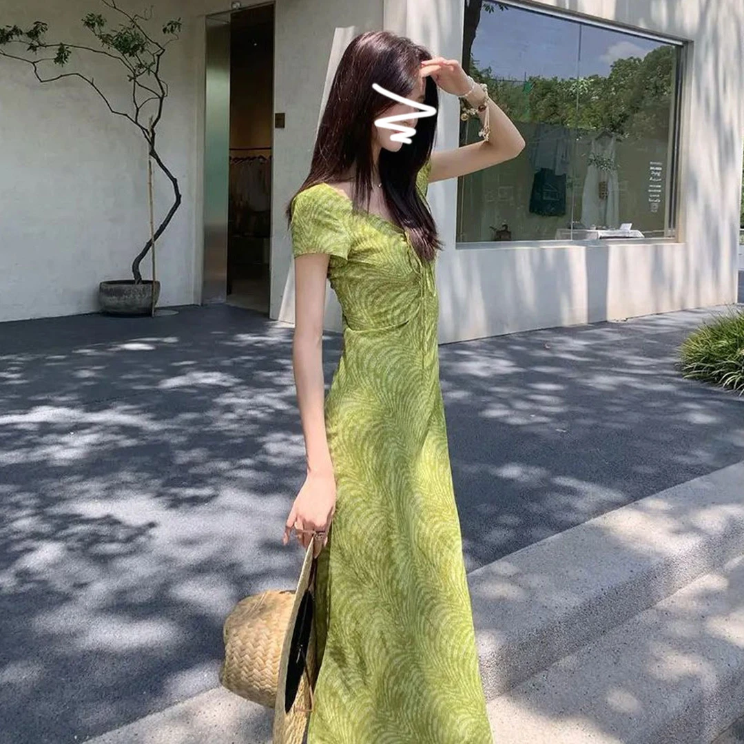 法式v领绿色碎花连衣裙女夏季2025新款爆款海边度假收腰长裙3999