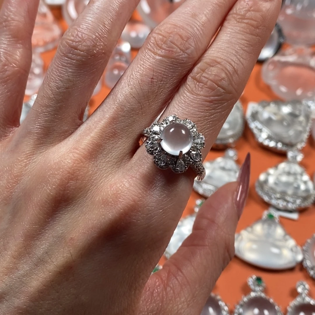 石英质玉合金颈饰