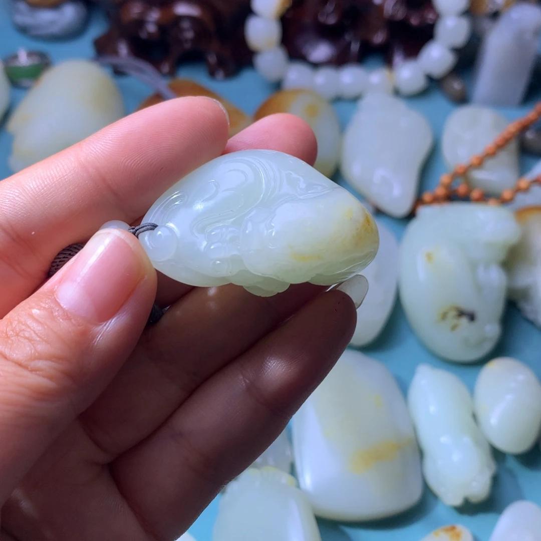 和田玉未镶嵌吊坠(不含链)凡*尘