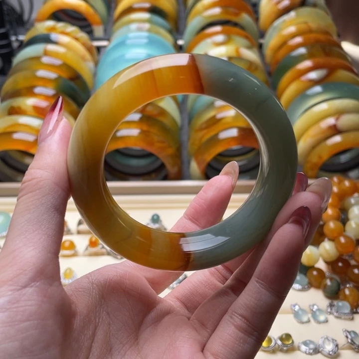 蛇纹石玉手镯未镶嵌52.8