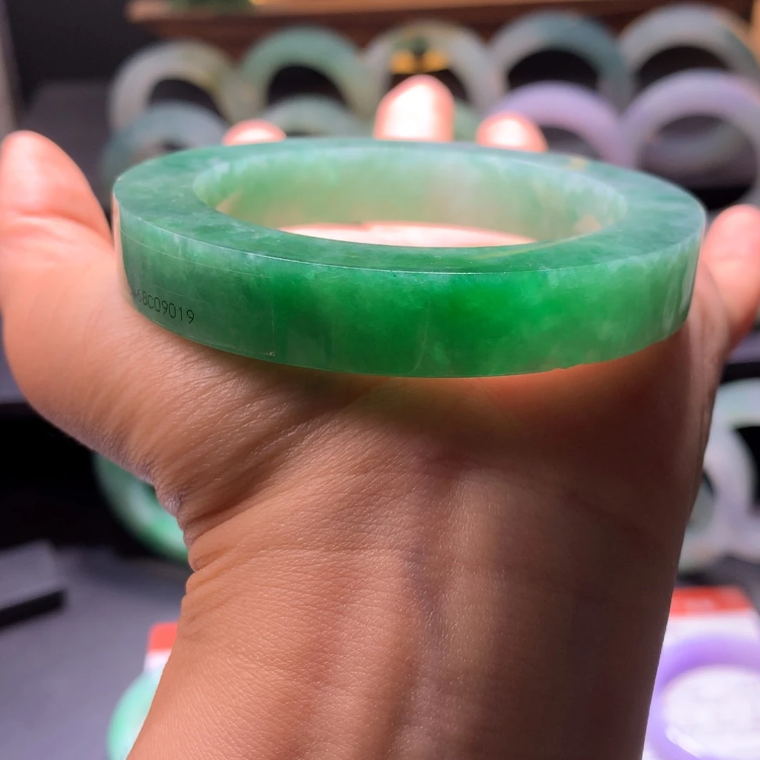 未镶嵌翡翠手镯定制翡翠