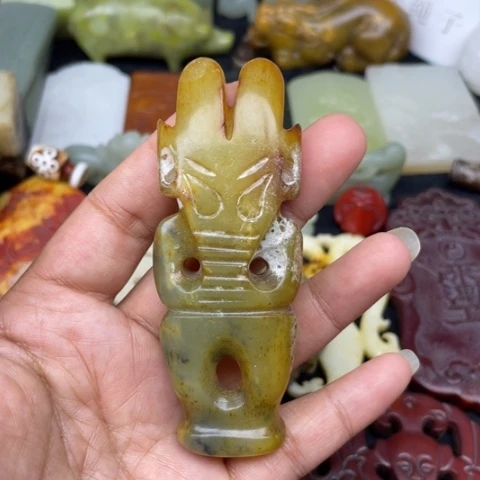 蛇纹石玉未镶嵌颈饰120