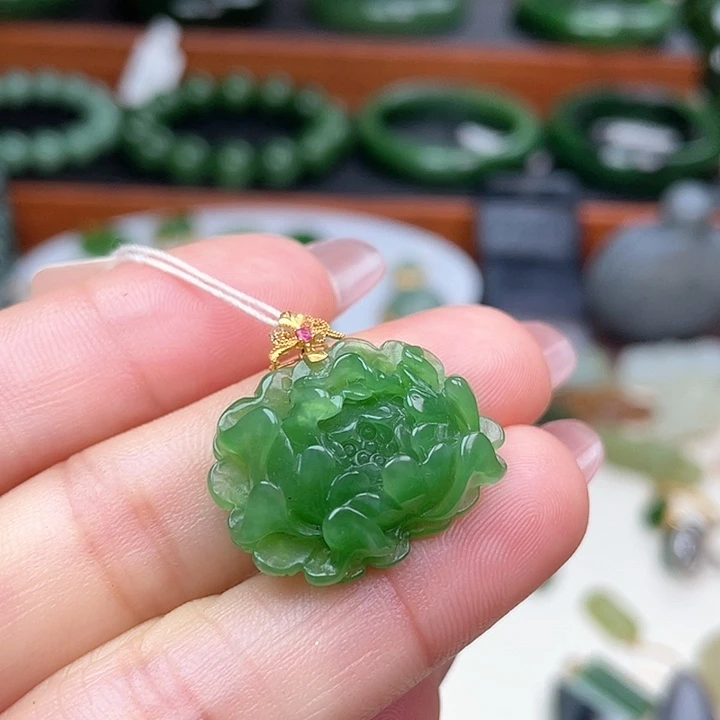 和田玉（碧玉）颈饰18K金镶嵌