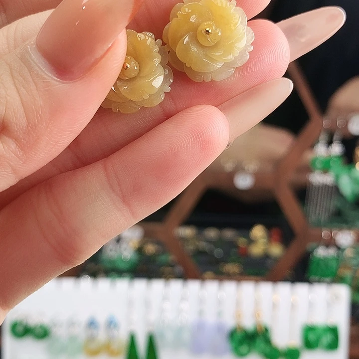 翡翠18K金镶嵌耳饰耳饰