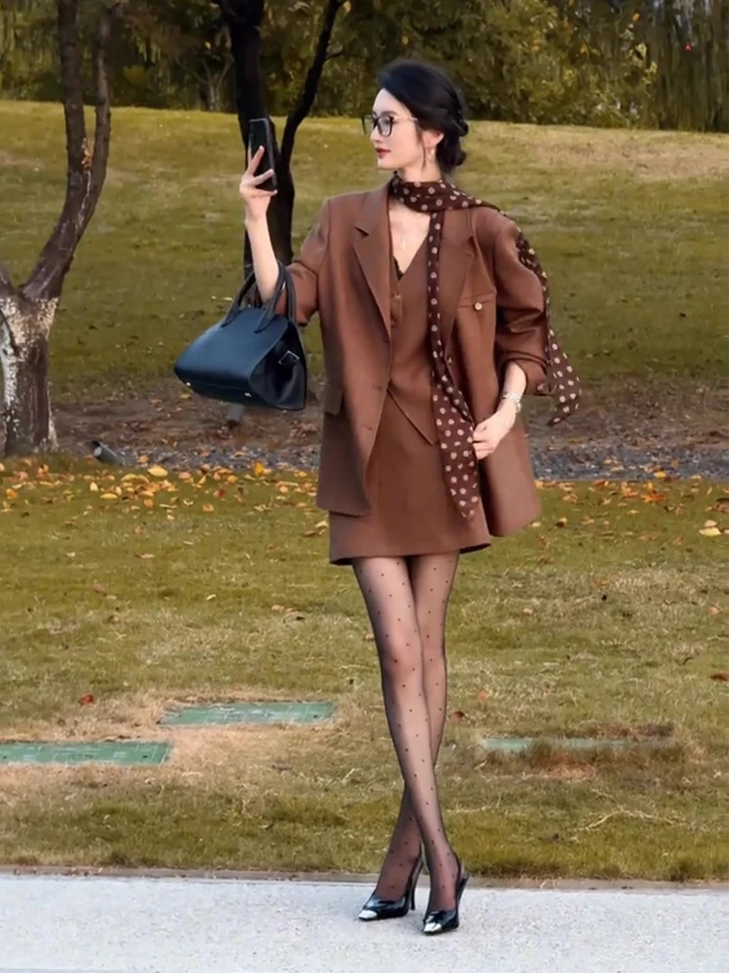 2025早秋新款时尚百搭法式复古高级感气质马甲短裙西装三件套装女