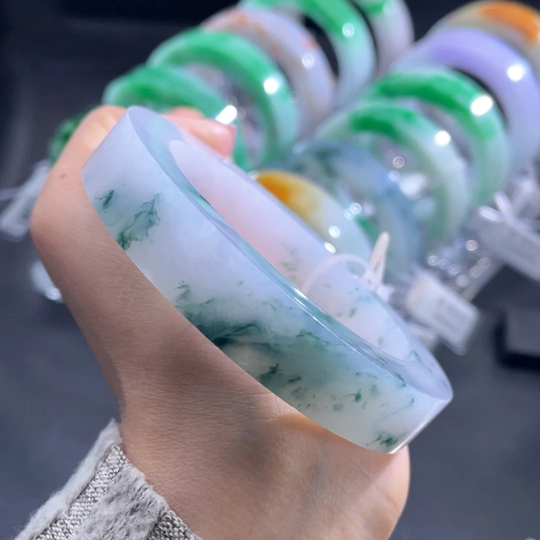 未镶嵌翡翠手镯定制翡翠