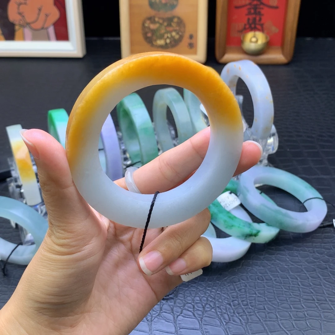 湖****定制翡翠未镶嵌翡翠手镯