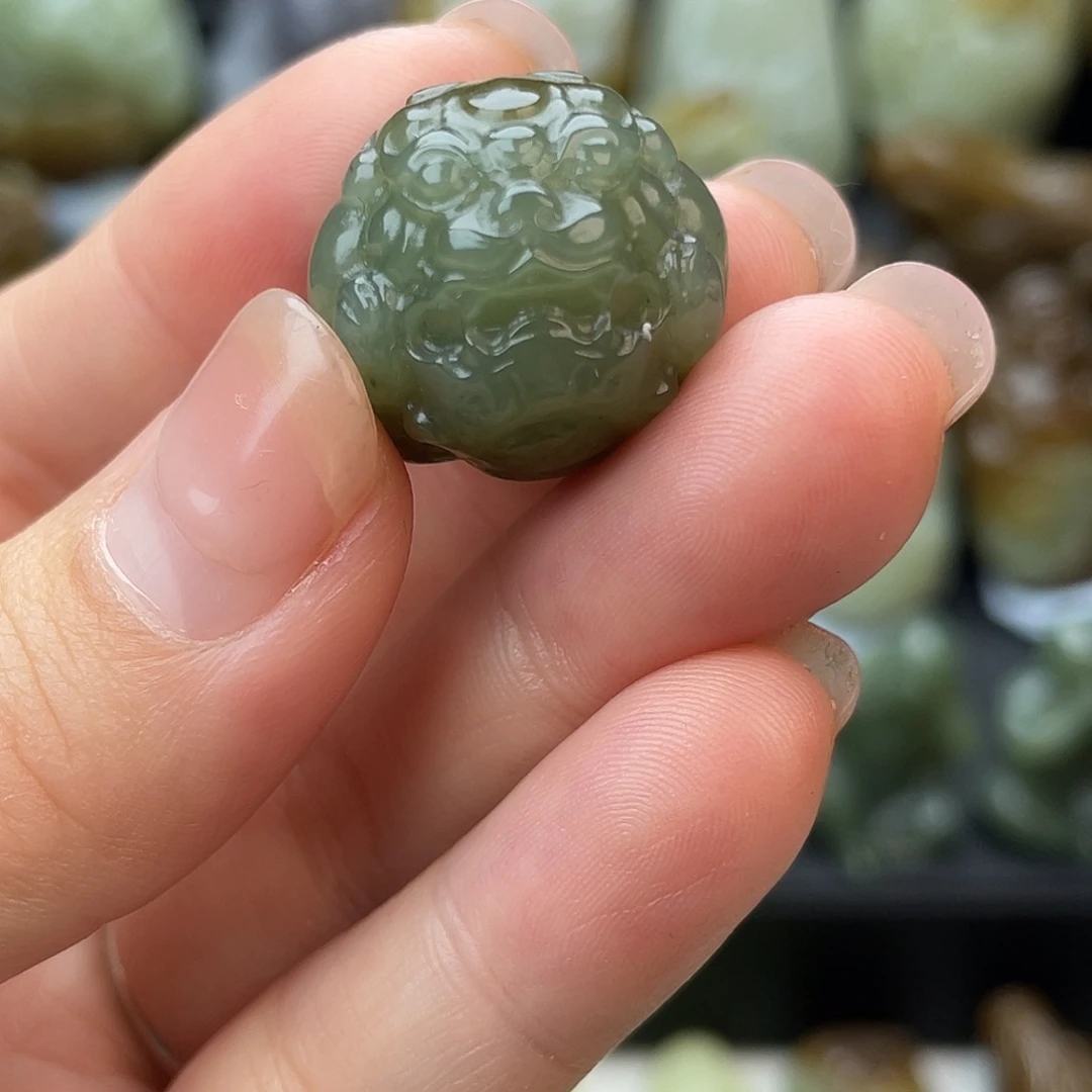 和田玉颈饰未镶嵌大****司