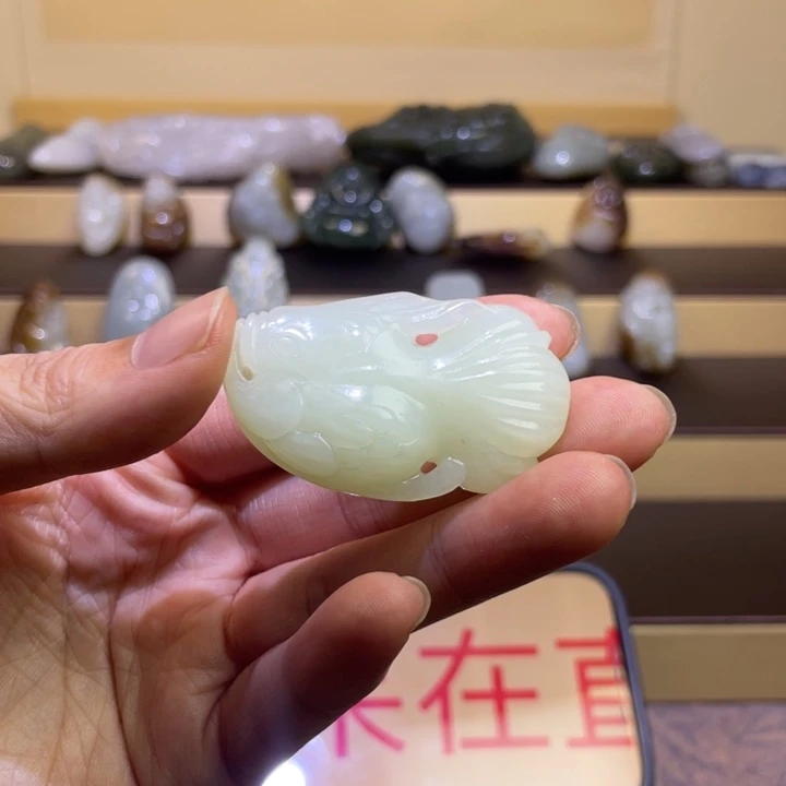 奥***兽和田玉未镶嵌颈饰