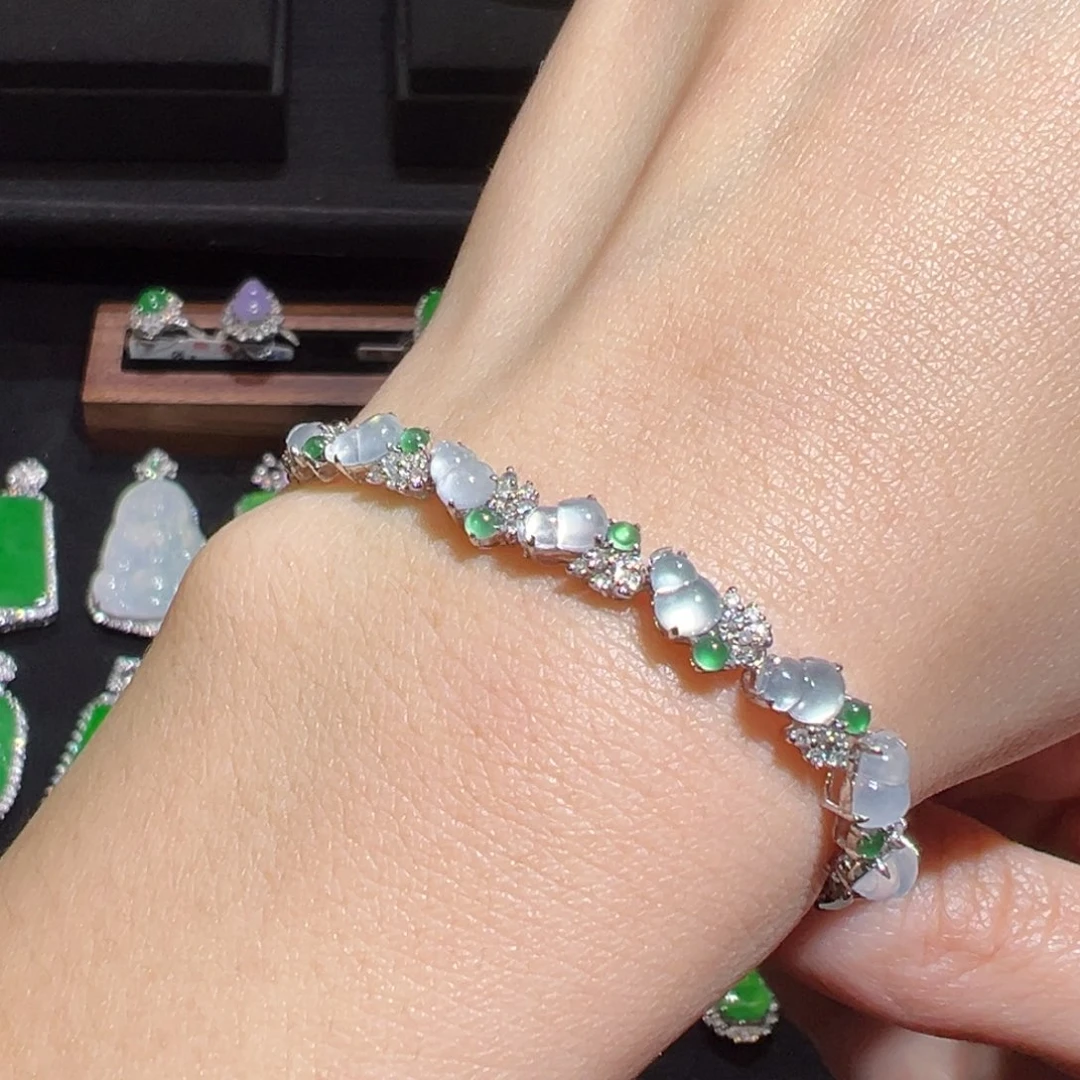 翡翠戒指18K金镶嵌收到货48小时鉴赏期