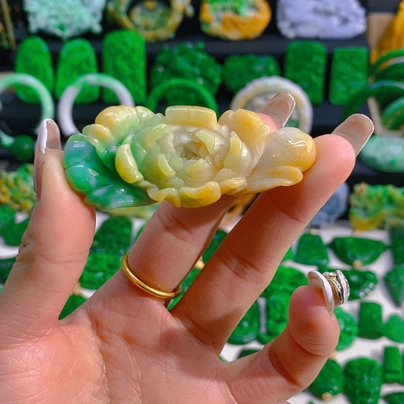 【闪购商品】翡翠颈饰未镶嵌黄绿翡花