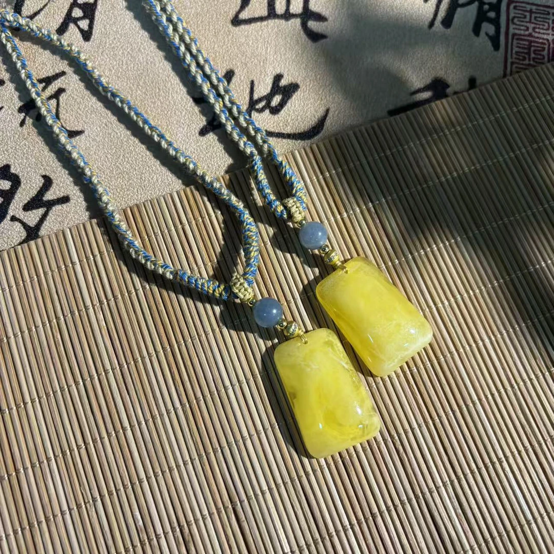 蜜蜡无事牌套绳*（多样性发一件）
