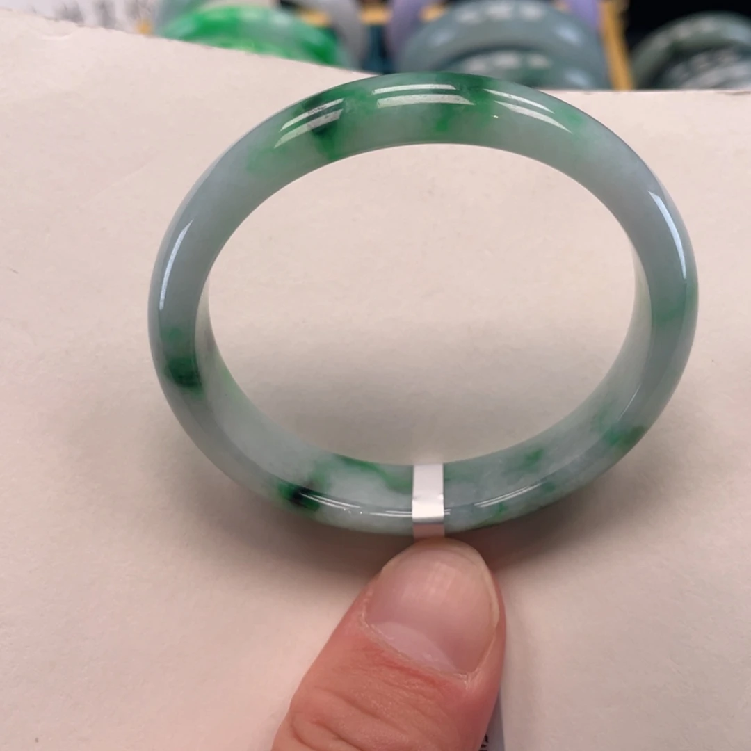 翡翠手镯未镶嵌缅甸翡翠