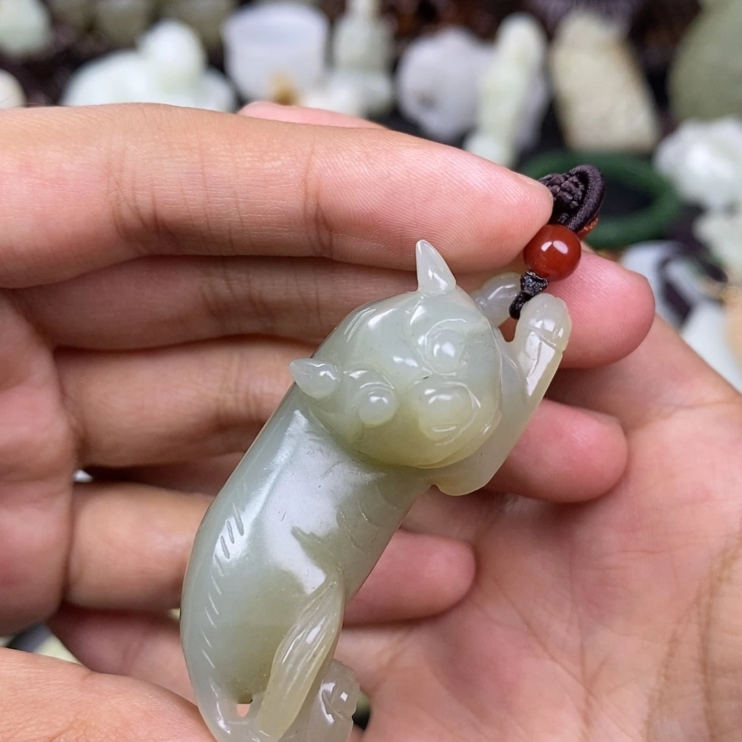 和田玉未镶嵌把件