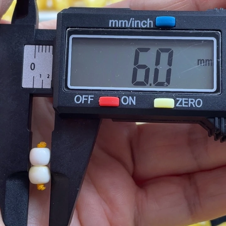 蜜蜡未镶嵌裸石23杂