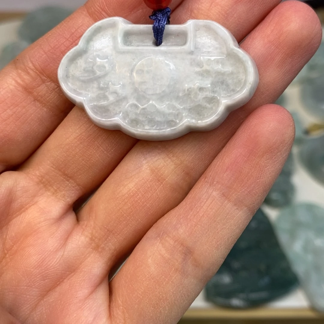 翡翠颈饰未镶嵌锁