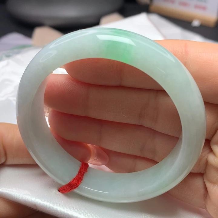 翡翠手镯未镶嵌54545555