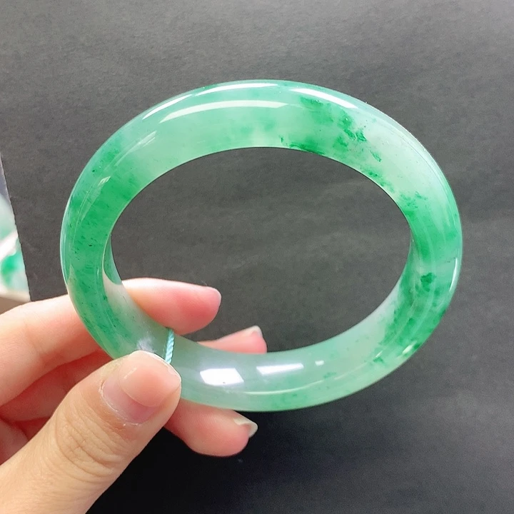 石英质玉未镶嵌手镯