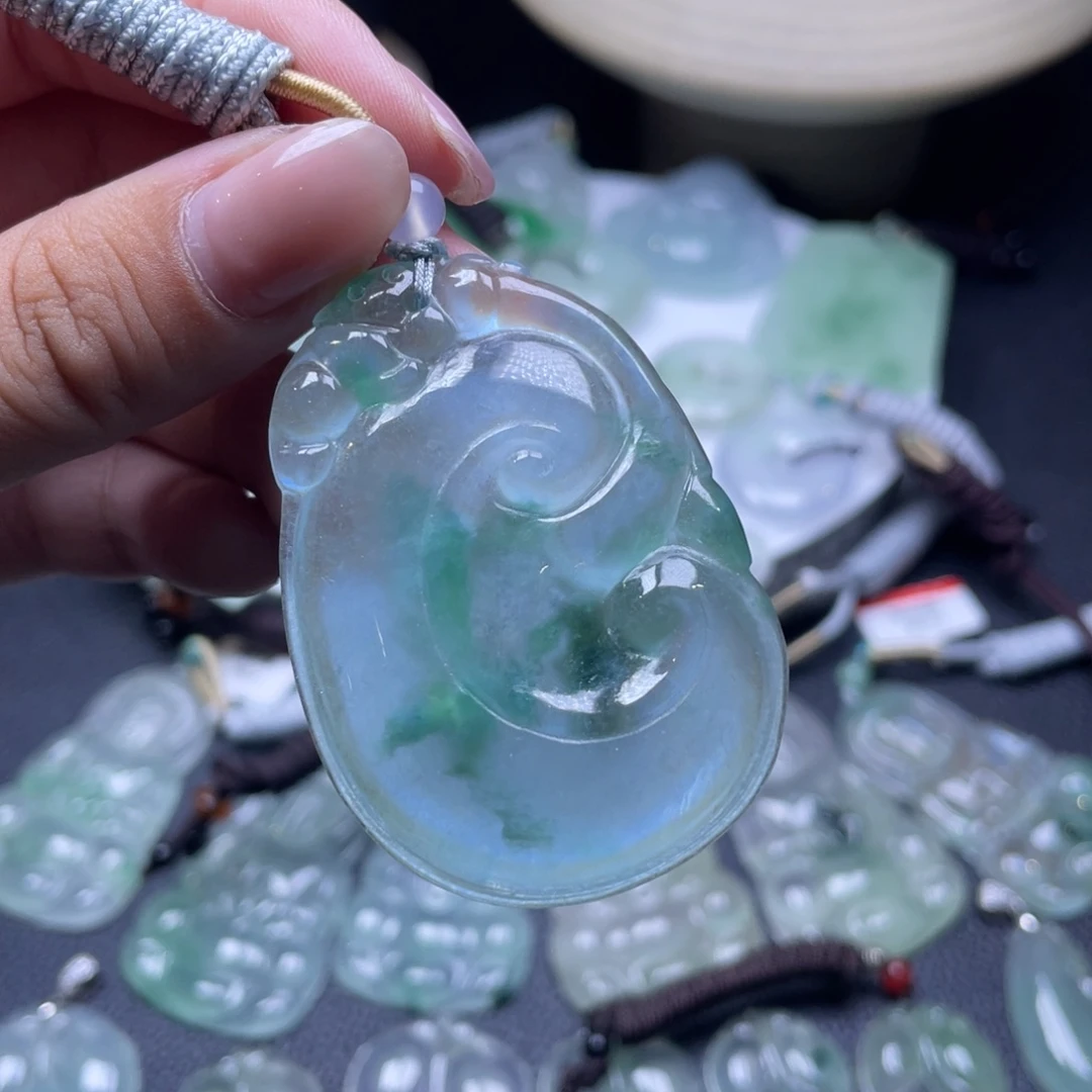 颈饰未镶嵌翡翠