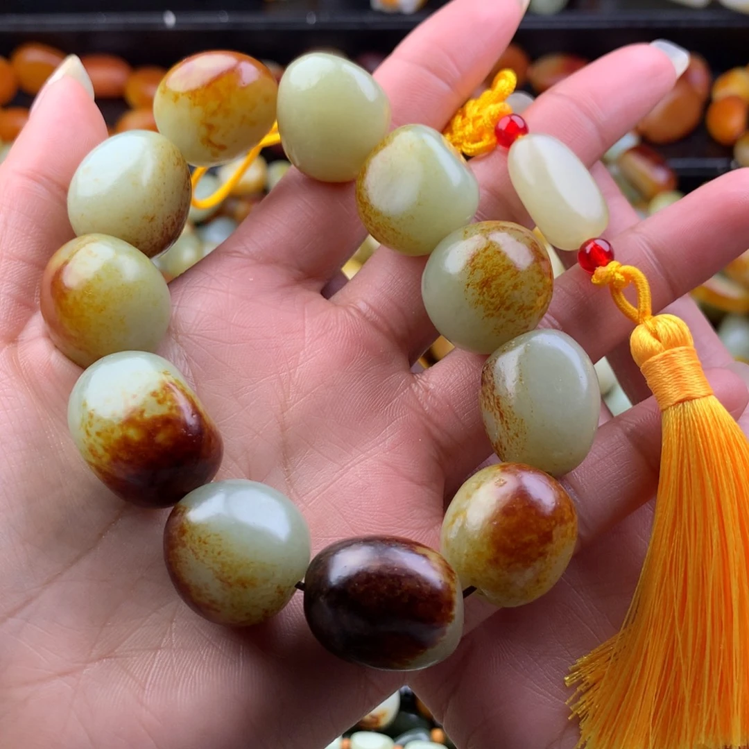 出***安和田玉未镶嵌手链