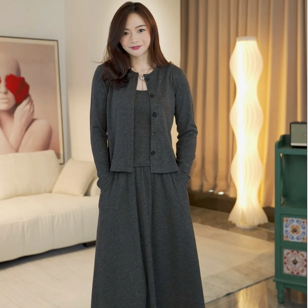 早春穿搭半裙套装女款松弛高级感内搭吊带百搭开衫半裙气质三件套