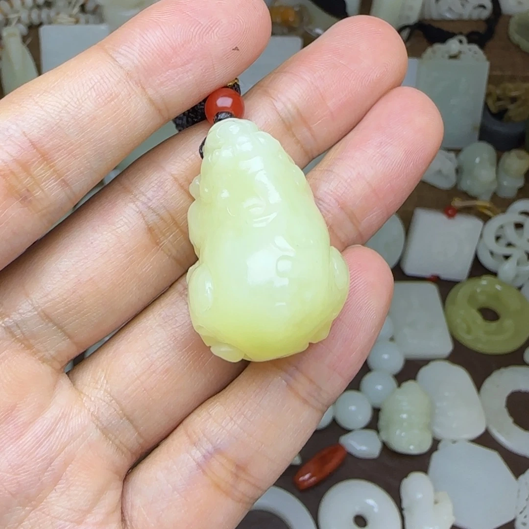 和田玉未镶嵌挂件貔貅