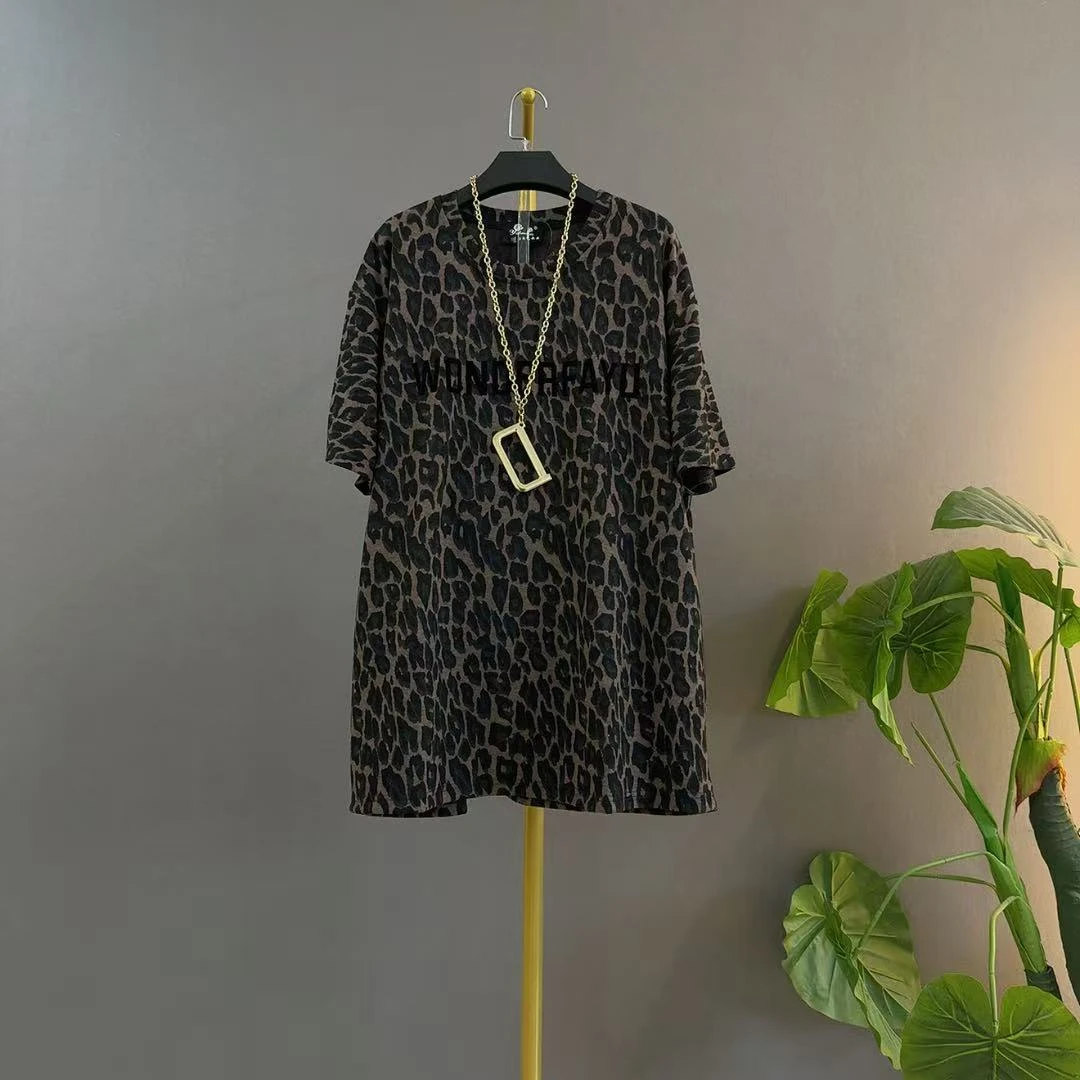 宽松型大码胖妹妹200斤遮肉时尚洋气设计感百搭T恤半袖显瘦豹纹