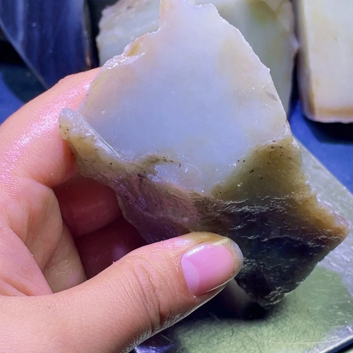 和田玉未镶嵌珠宝半成品