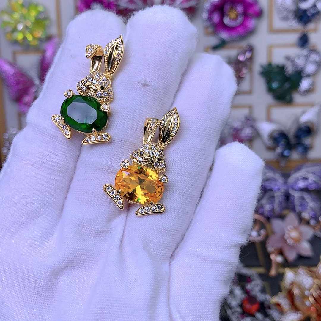 合成立方氧化锆铜胸针2个